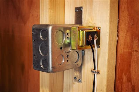 is it ok to put doorbell transformer in junction box|wire doorbell transformer to outlet.